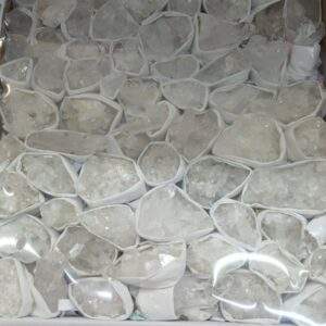 CAJA DE CUARZO BLANCO DRUSAS Y PUNTAS DE 0-50GR