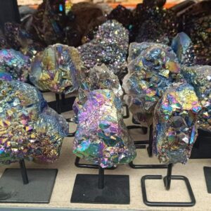 Amatista Drusa Aura Titaneo con base Metal