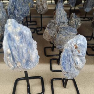 Cianita con base Metal