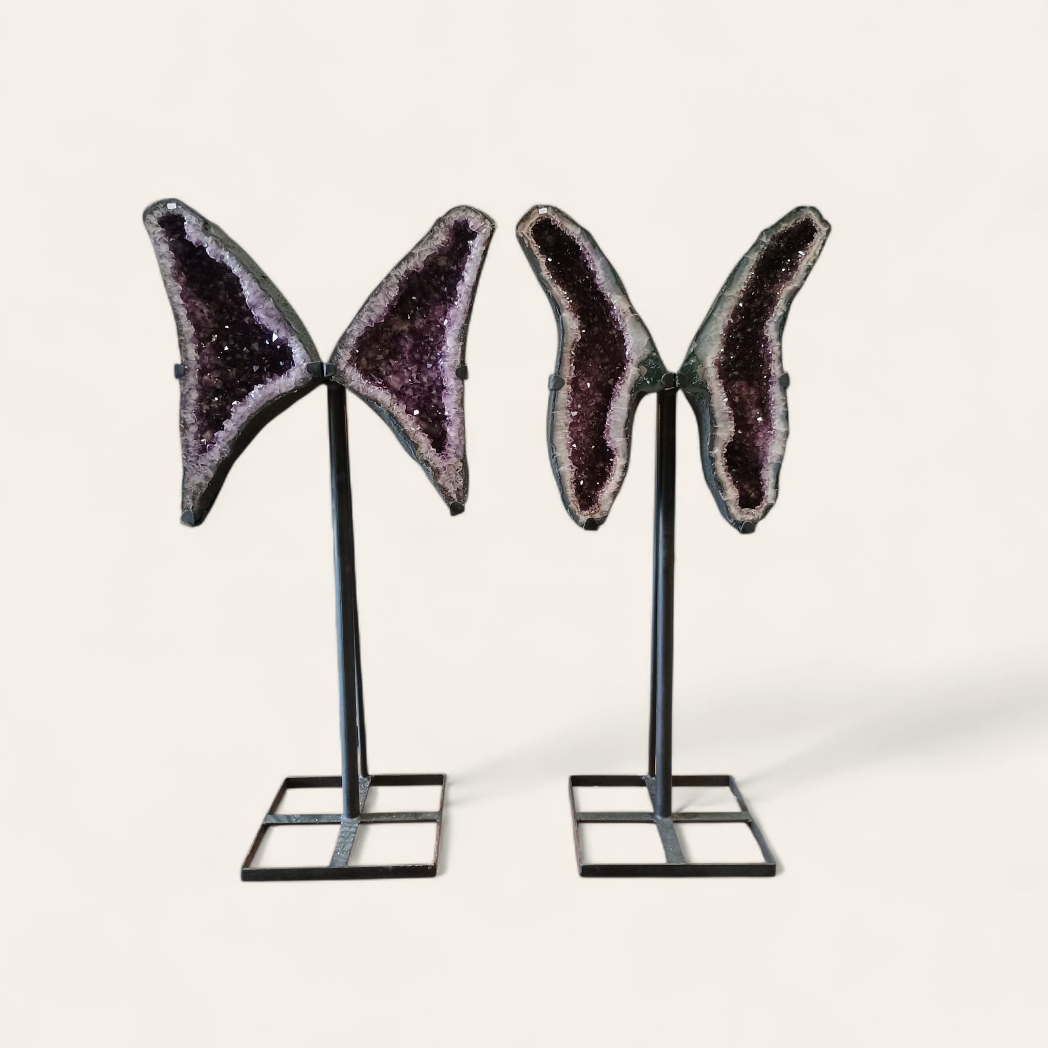 Geodas de amatista mariposa con pie
