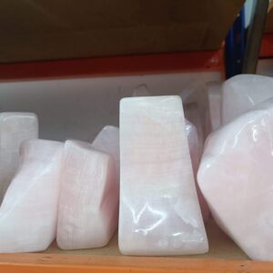 Mangano Calcita Forma Libre